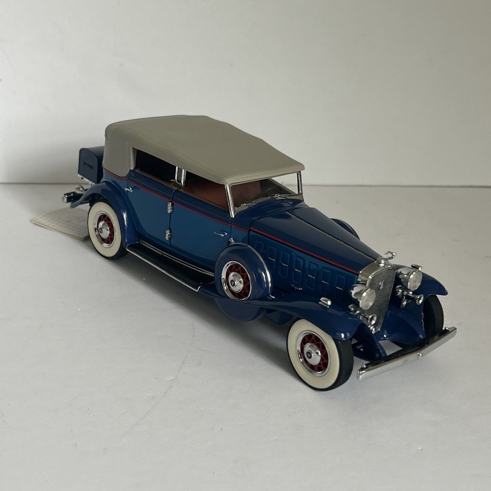 1932 Cadillac V-16 Franklin Mint  1:24Die Cast Model Car Blue With Box & Papers